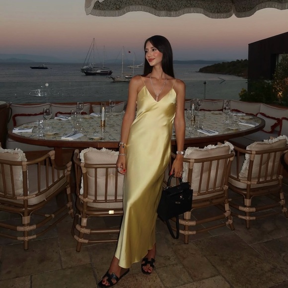 Zara maxi dress flowy butter yellow satin effect wedding evening party - Picture 3 of 16